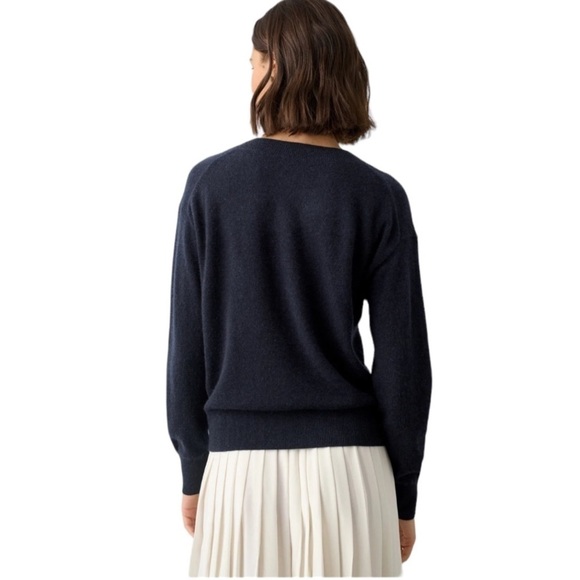white + warren relaxed yet polished navy blue cashmere v-neck stylish sweater - Picture 4 of 8